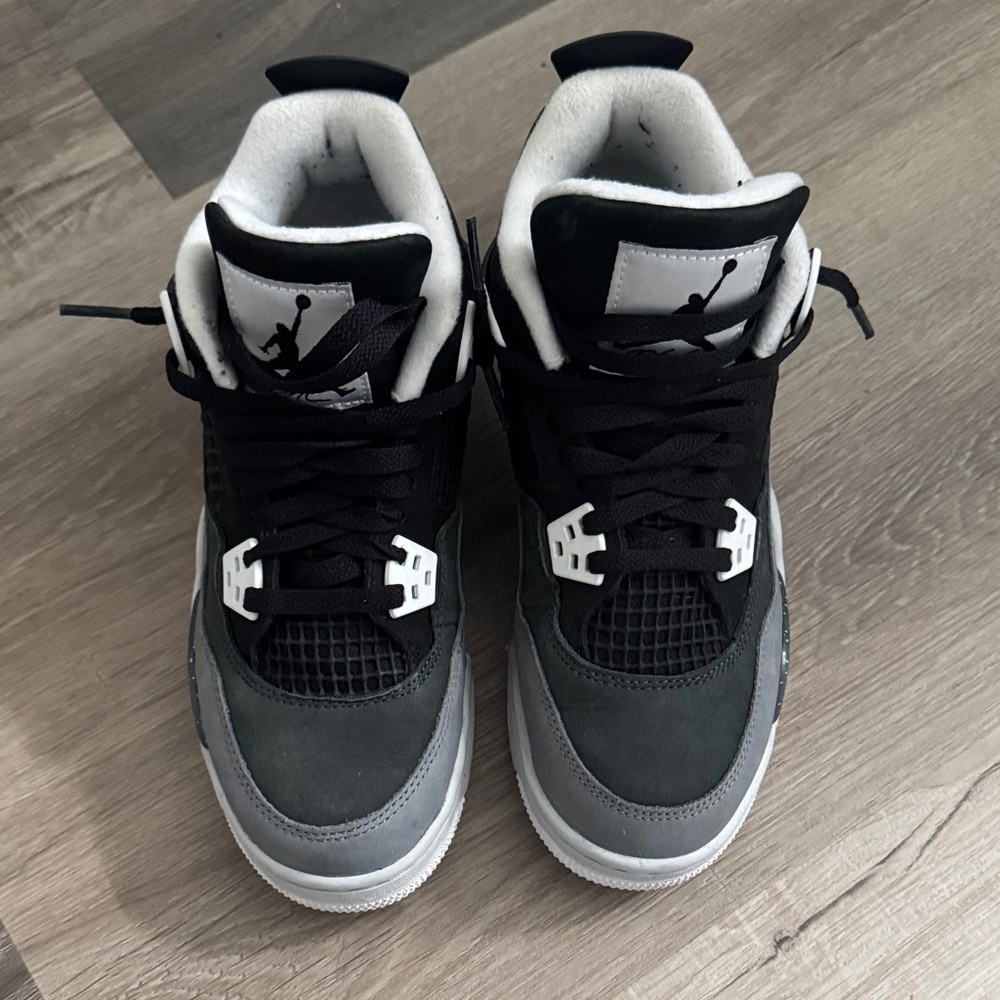 Jordan  Black and Gray Sneakers Size : 5Y